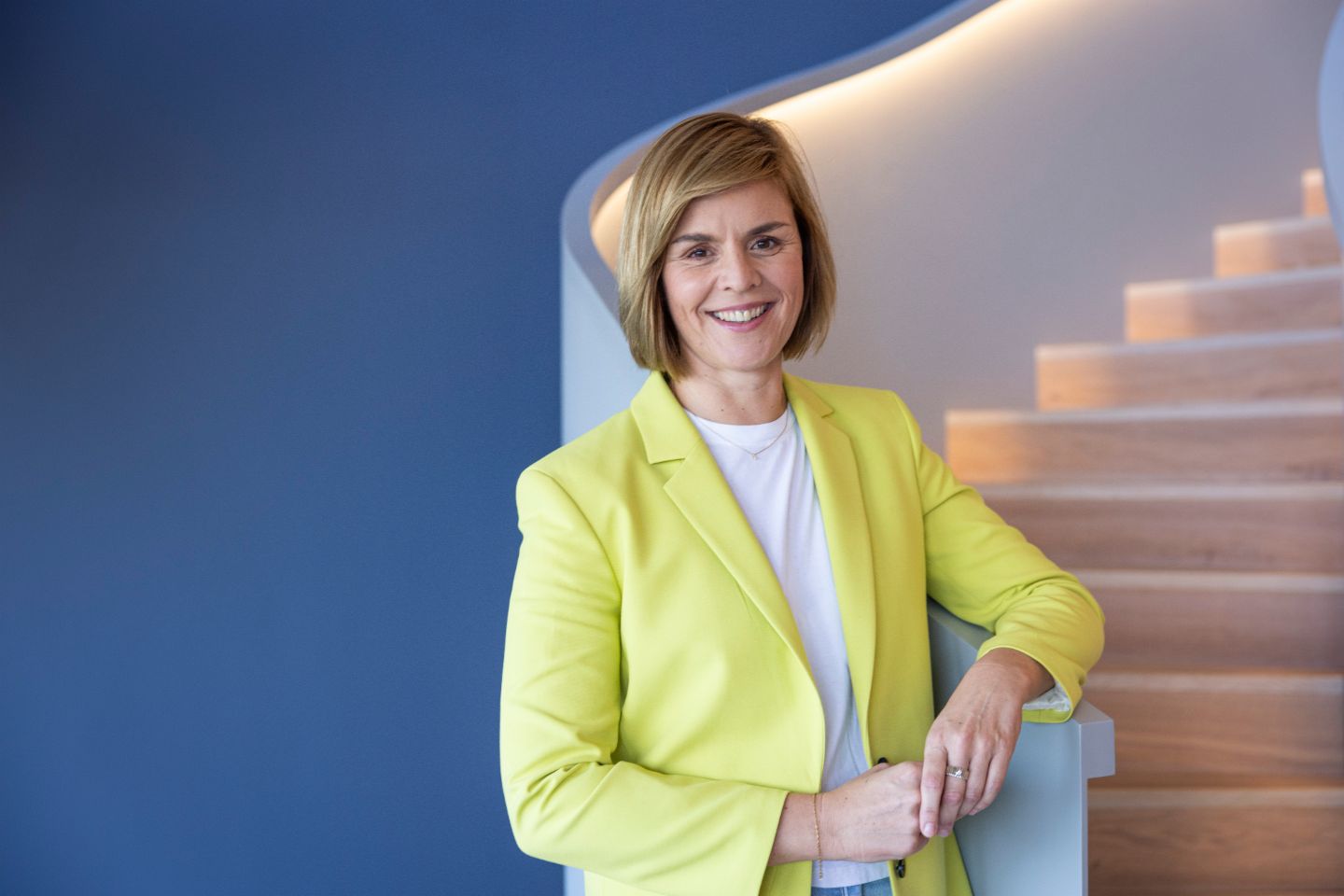 Портрет на д-р Eva Griewel, CFO на EOS Group