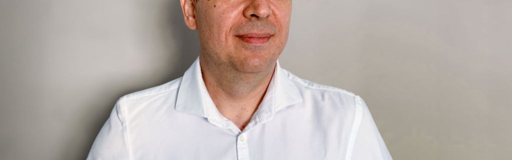 Лицето на сликата е Кристиан Мусат, управниот директор на EOS International BVG и „мозокот“ на проектот Kollecto+.