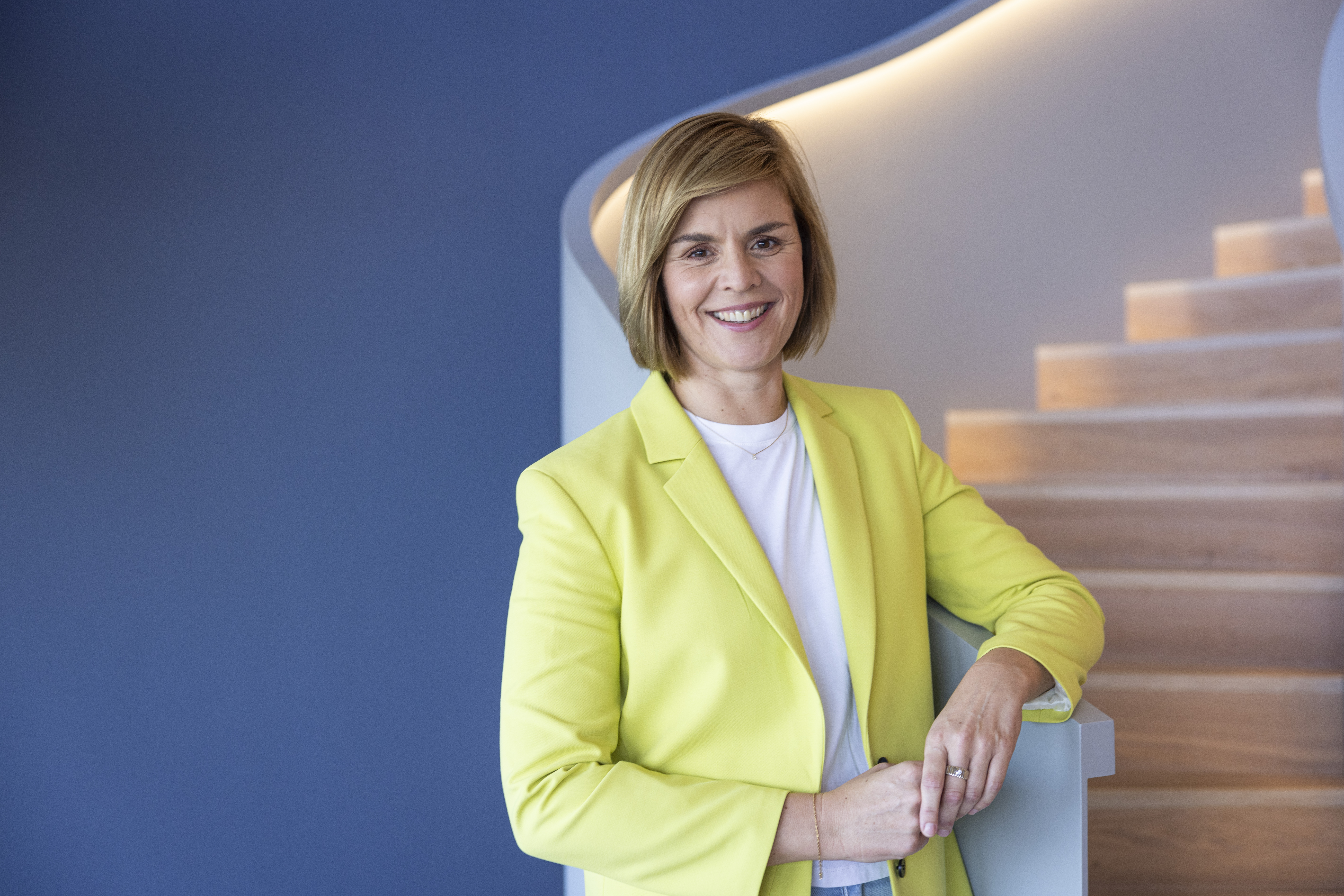 Портрет на д-р Eva Griewel, CFO на EOS Group
