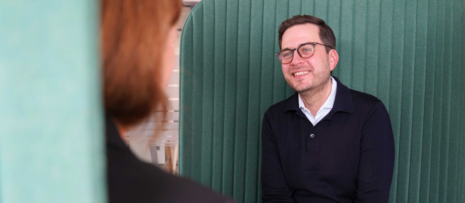 Откуп на долг: маж во канцеларија