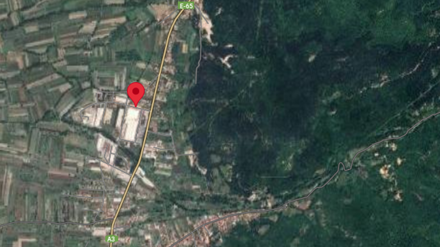 Slope, Outdoors, Land, Nature, Vegetation, City, Woodland, Path, Water, Aerial-View