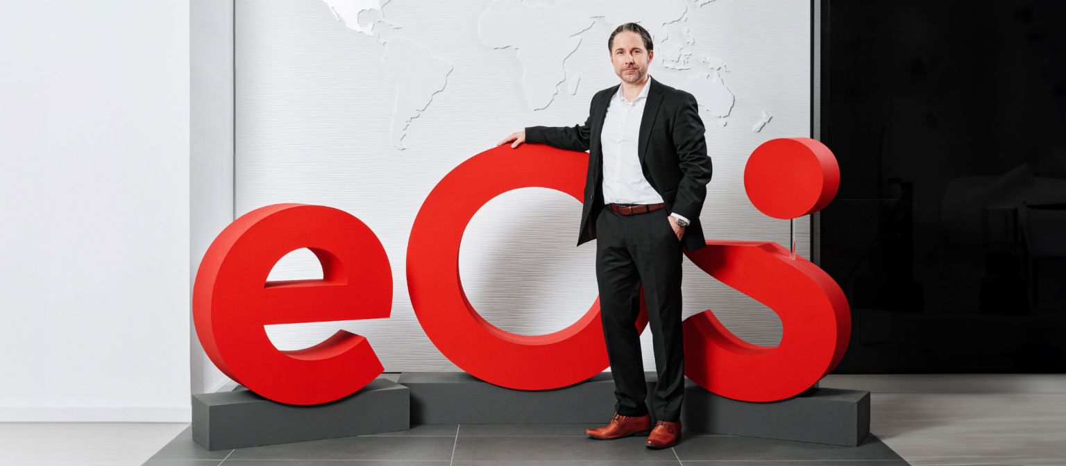 Ова е новиот бренд EOS: Марвин Рамке се претставува себеси и новото лого на EOS.