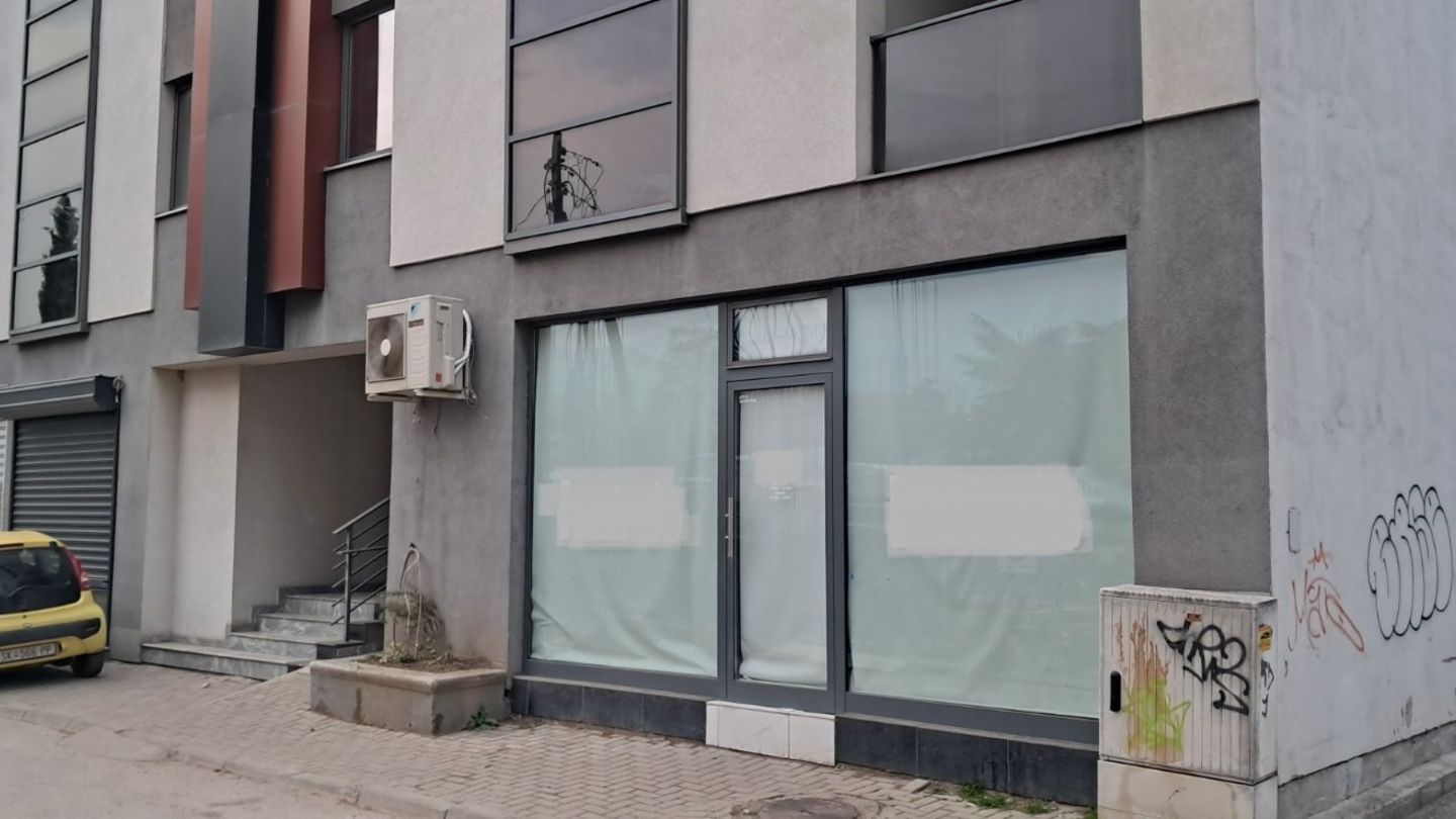 City, Car, Urban, Housing, House, Wheel, Street, Row-House, Person, Window