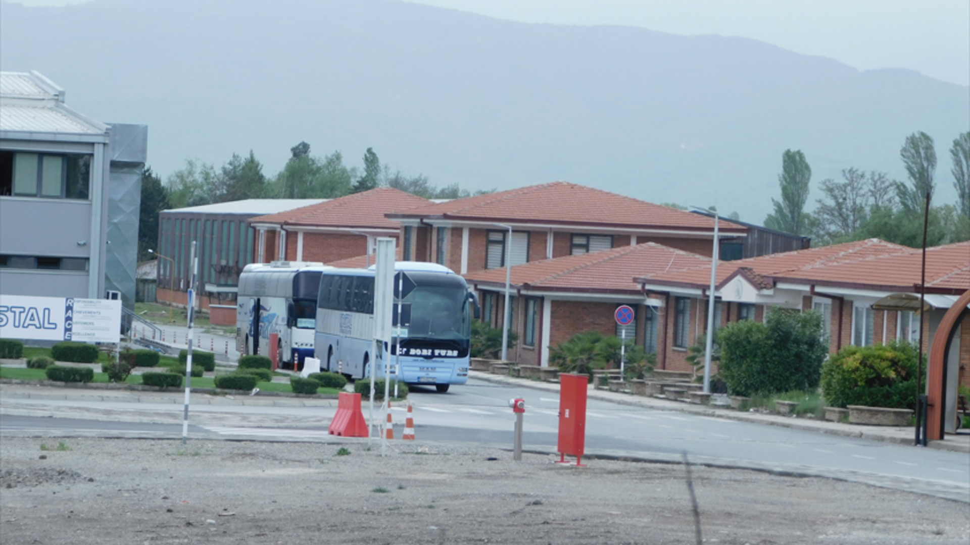 Neighborhood, Bus, City, Building, Housing, Suburb, Plant, Shelter, Road, Bus-Stop